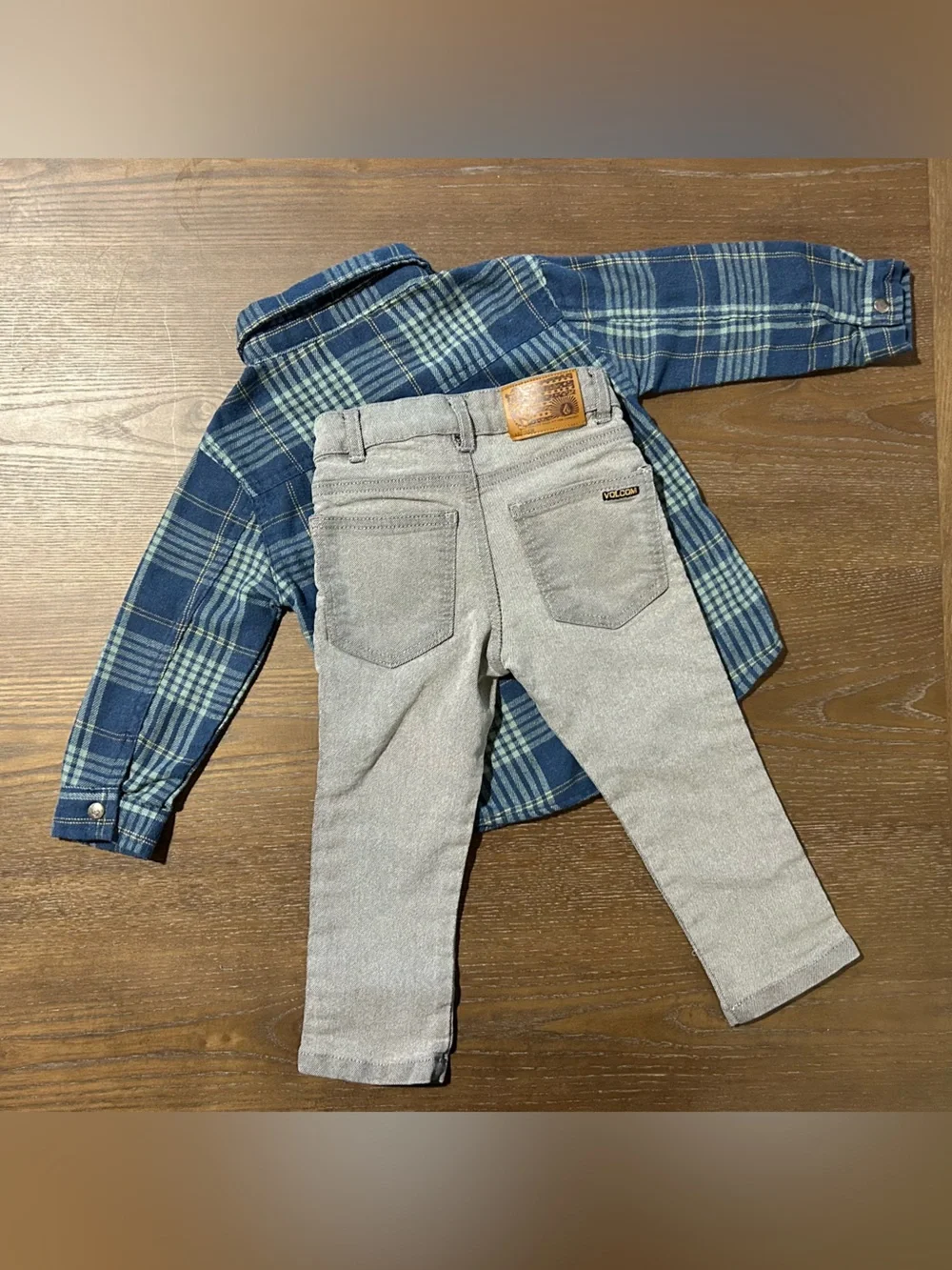 Volcom Boys 2T Plaid Flannel Shirt and Jeans - Picture 2 of 4
